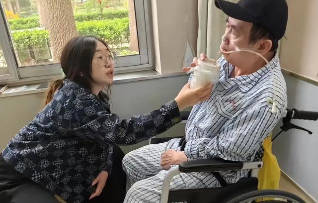 曝聂卫平73岁生日照，面部有凹陷	，右眼状态不对劲，原来早有端倪