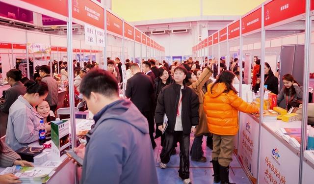 丝路文脉跃动科技之光 产业聚能激活文旅新篇——第二届喀什文博会解码新疆文旅高质量发展新模式