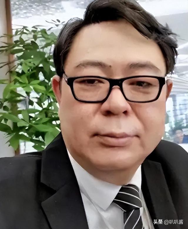 贪财又好色！德不配位的几位老艺术家，诠释了人前一套	，背后一套