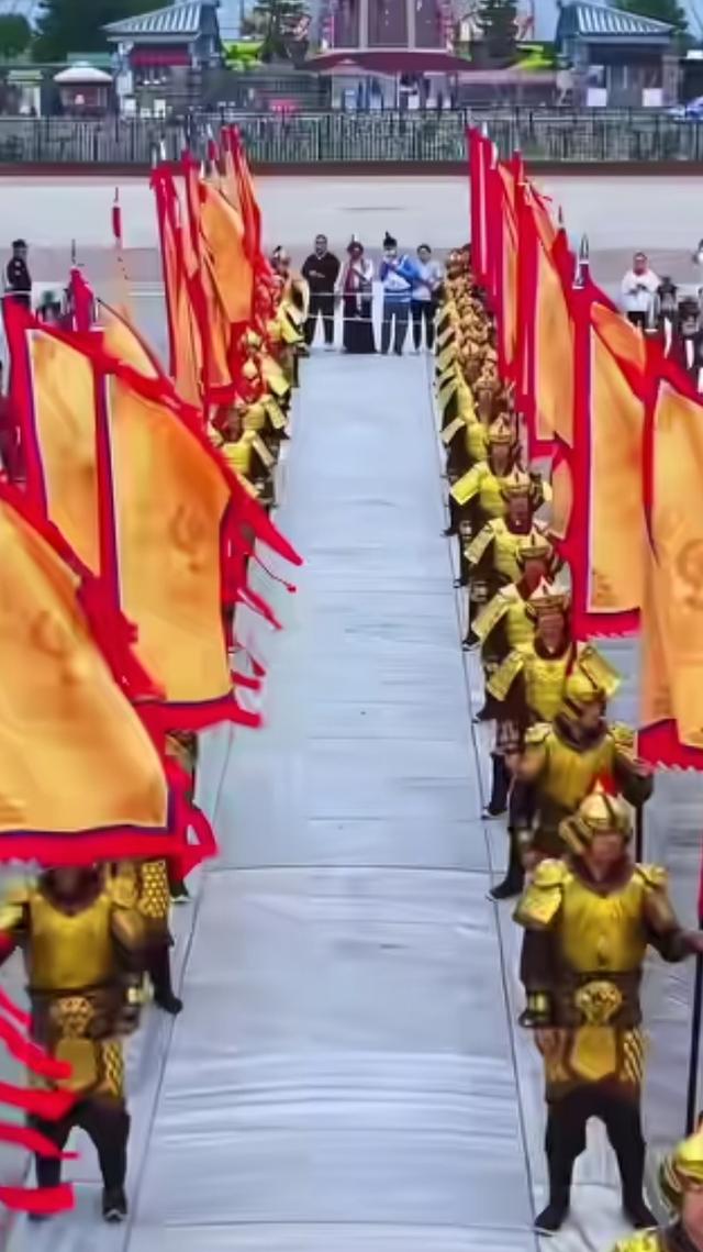 天山骆驼队行136天到洛阳，应天门，上朝接驾，这波文化联动绝了