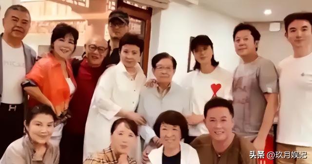 逃到国外近一年，57岁金星近况曝光，这次她还能得到大众原谅吗？