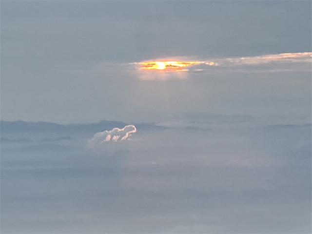 秋雨润泰山 云海漫山峦