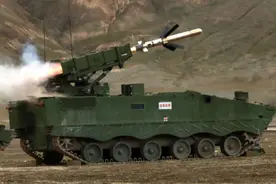 激光武器过时？中国大八轮武装到牙齿，反无人机指哪打哪！图片