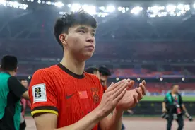 国足vs印尼首发出炉，18岁王钰栋首次代表国足先发图片