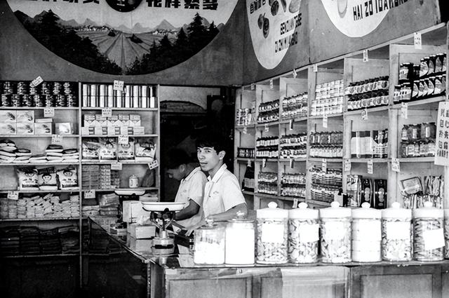 美国游客1983年中国行 少见的开平街景