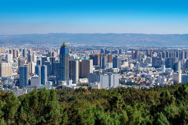 云南省下一个“昆明	”	，不是红河也不是玉溪，而是这座低调的城市