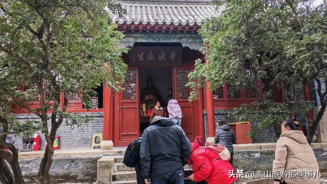 泰安：它被誉为泰山“开山第一庙”，却常常遭到登山游客的忽略