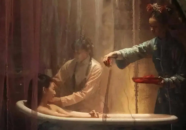 根本不算男人！清朝太监回忆：妃子洗澡不用手和避讳太监，侮辱人