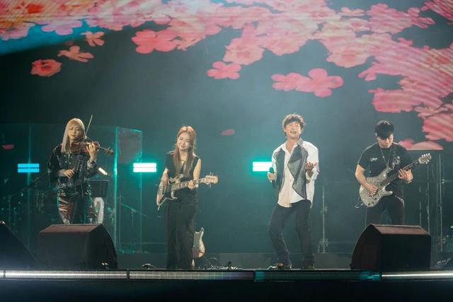 中秋遇国庆，韶关月夜“乐”有戏！黄品源演唱会、星空民谣、非遗采茶戏…假期好戏不停歇，承包你的团圆时光