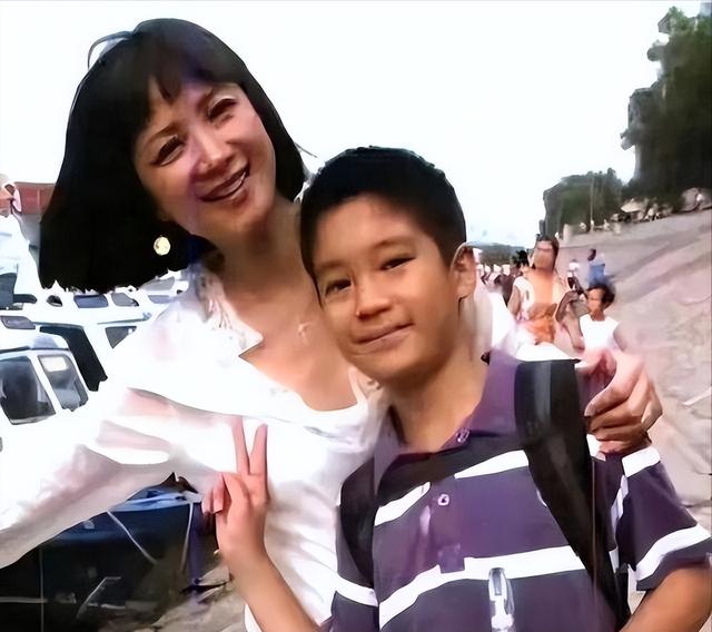 何晴离世不到48小时，入殓师曝光告别仪式内幕，恶心的事发生了