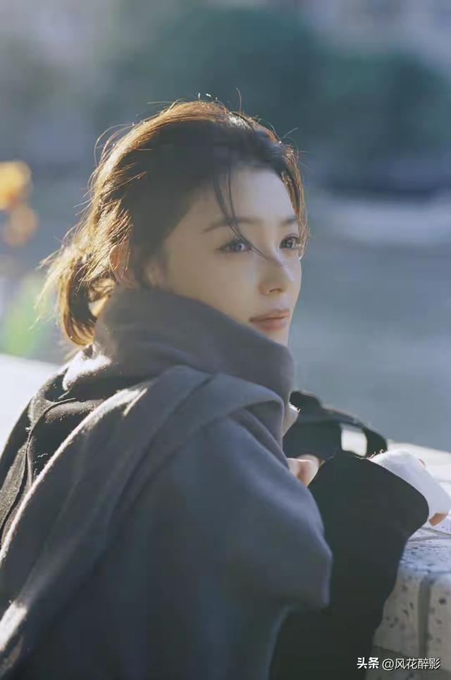 河北邢台一校花清雅绝尘，堪称人间惊鸿颜，美得让人挪不开眸