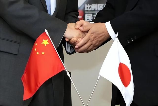 首个阻扰93阅兵的国家出现，拒绝向中国道歉，还派军机监视中方