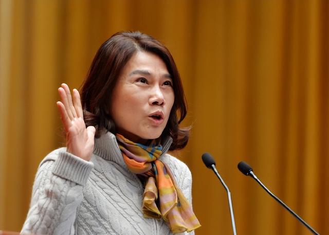 被停职审查、转移资产、搞办公室恋情，董明珠身上标签哪个是真的