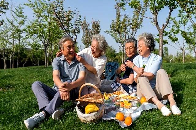 61到70岁这十年，锻炼并非最重要，守住7条底线才是真的会惜命！