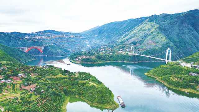 巫山：秋日巫峡 斑斓画卷