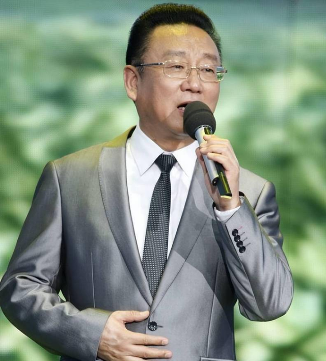 蒋大为身上的标签哪个是真的：被开除军籍、全家移民、骗财骗色