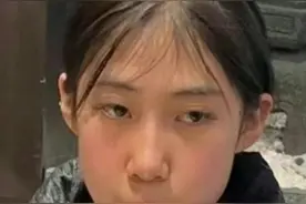 后续！薅体毛扔进火锅要赔偿的女子又惹怒美甲店店主，店主已报警图片