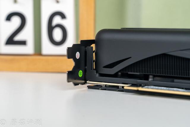 或是50系高端显卡中值得入手的一款、影驰RTX 5070 Ti星曜NOX OC显卡