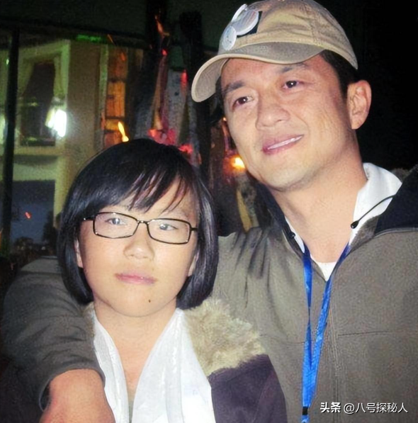 王菲也没想到，自己辛辛苦苦养大的李嫣，竟给李亚鹏做了“嫁衣”
