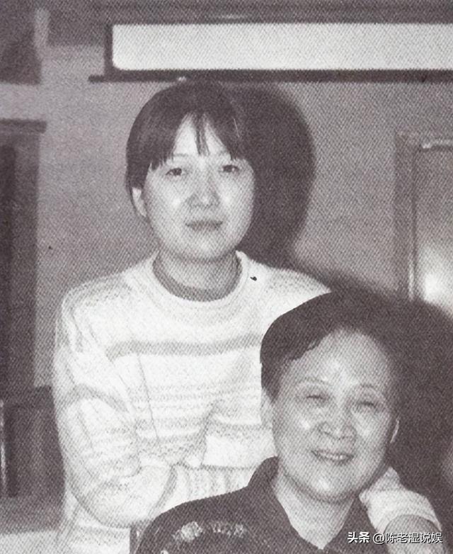 挤走宋丹丹上位，嫁给英达27年，北大才女梁欢的“报应”来了?