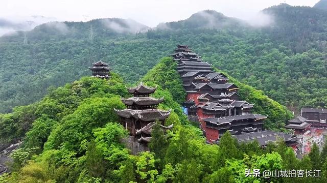 重庆极易忽略的县，拥有媲美荔波的山水，高铁开通后会爆火吗？