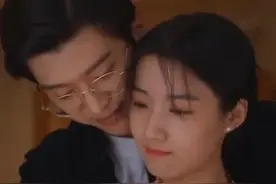 《小巷人家》结局：庄图南还是娶了精明的李佳，黄玲大方送金项链图片