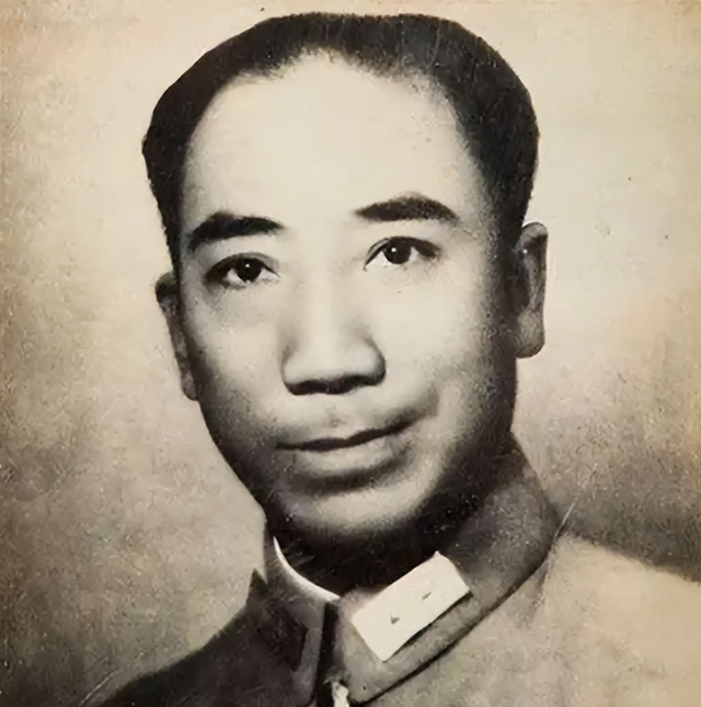 他是天生的"福将"，一生吃喝玩乐，却“躺赢”成共和国开国功臣！
