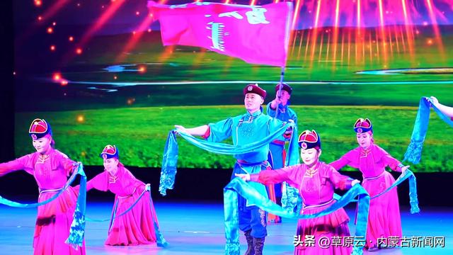“乌兰牧骑神州行”全国巡演60周年纪念演出｜赤峰乌兰牧骑巡演：架起红山与江南文旅连心桥
