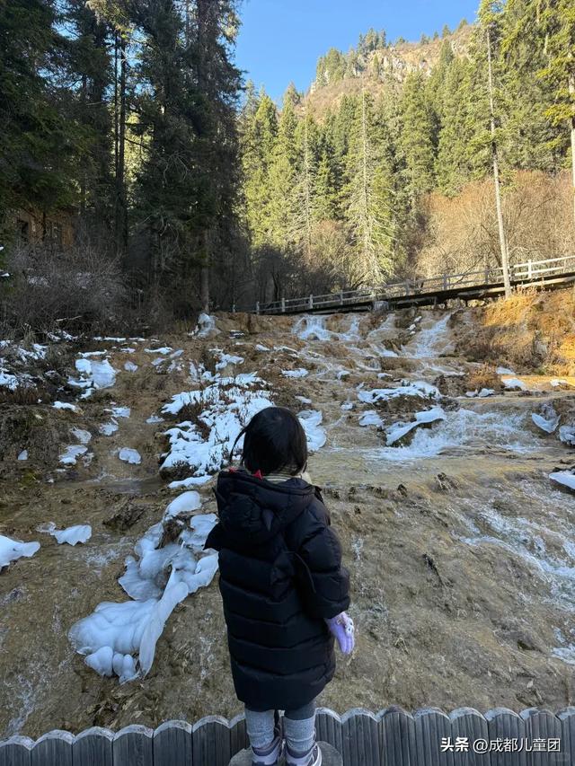成都周边耍雪地:松潘,一次看完雪山、冰瀑、雾凇和雪原