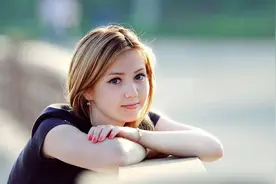 去俄罗斯旅游，给当地美女200元人民币，可享受到什么服务？图片