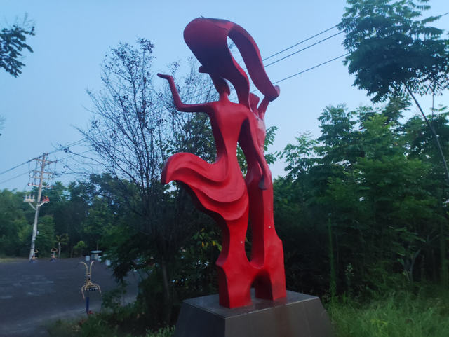 合川憋屈的乡镇公园，规模不小设施齐全，为何市民不喜欢