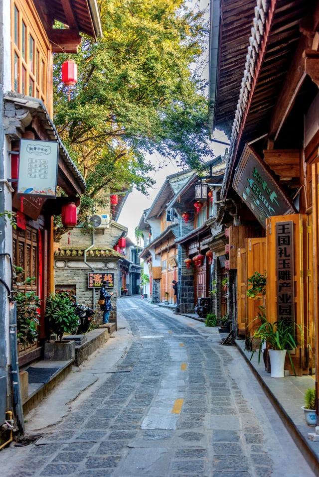 均温25°C，一年晴天300天的滇西小城，去躺平几日简直不要太快乐