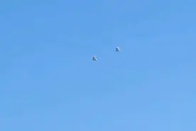 沈飞两架原型机编队试飞，六代机迅速发展，或尽早出现在空军序列图片