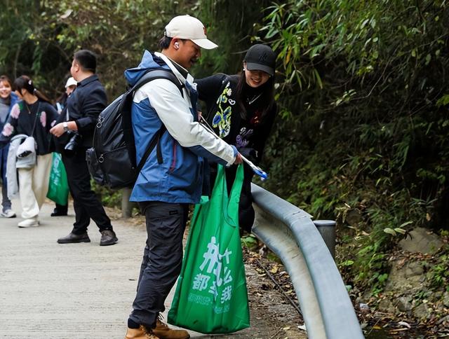 从“进山”到“净山”：中粮可口可乐在川开展跨界生态实践