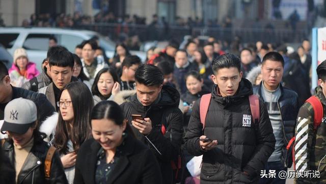 年轻人正在逃离上海！真相很扎心，577万的老人，谁来也遭不住！