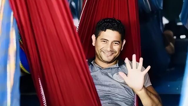 挤爆了！亚马逊河船吊床间距仅30厘米，像水上“拼床大巴”