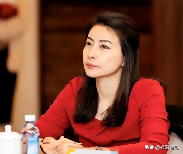 霍震霆没想到，自己千辛万苦给霍启刚找的媳妇，竟狠狠“拿捏”他