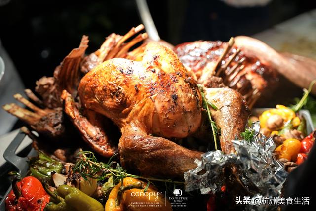 杭州和达希尔顿逸林酒店&金沙湖和达希尔顿嘉悦里酒店圣诞亮灯