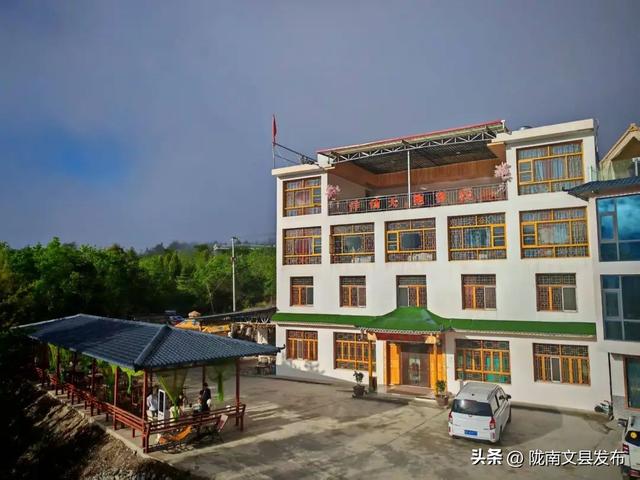 文县双节盛景：天池映月话团圆，白马欢歌越千年