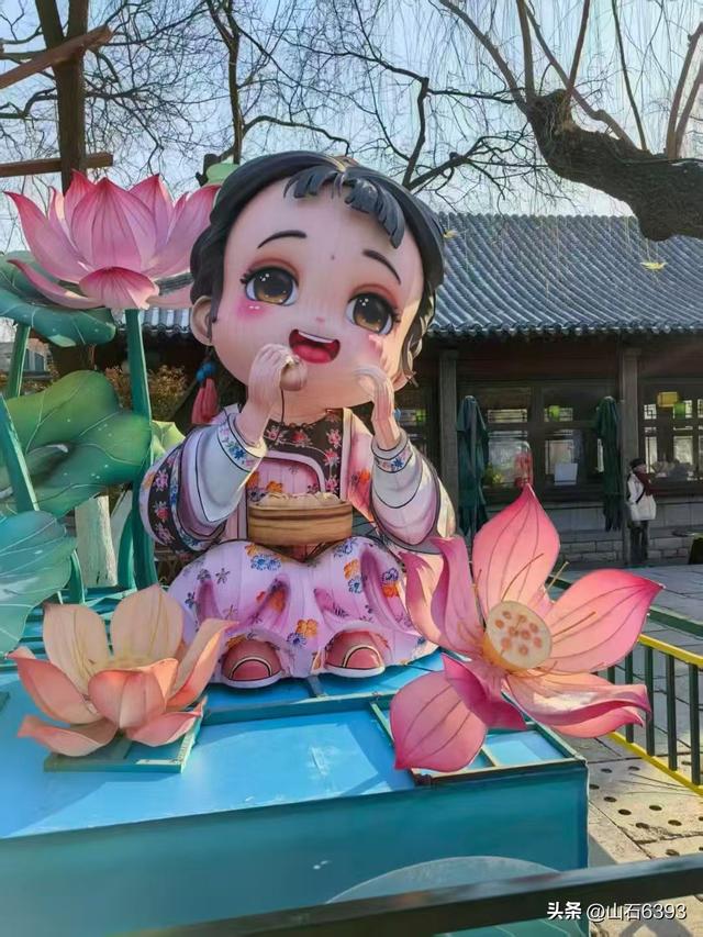 新华社原军事记者陶俊峰泉城美拍——筹备中的迎春花灯