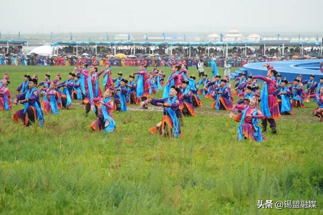 高清大图！直击内蒙古自治区第35届草原那达慕开幕式现场→