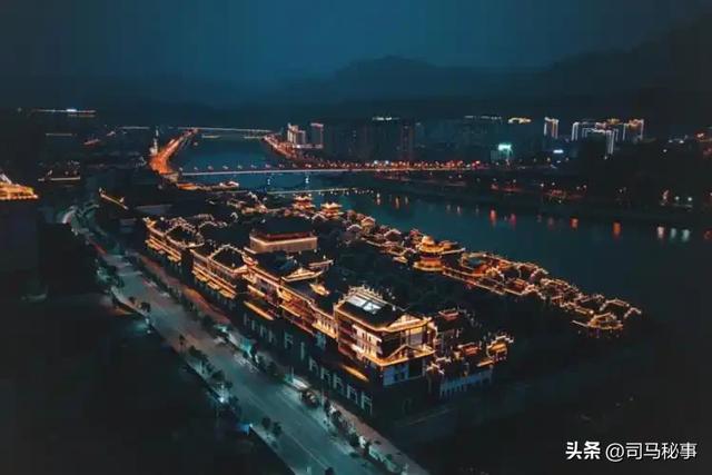 古城变空城亏10亿！17家机构砸15亿救ST张家界，能成吗？