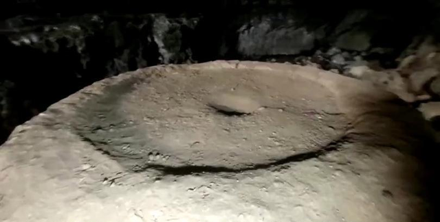 重庆綦江大山深处发现岩洞人家，几代人逍遥自在生活近百年