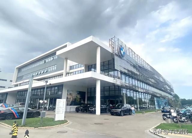 撑不住!北京最大宝马4S店闭店,曾年销3400台,新能源是罪魁祸首