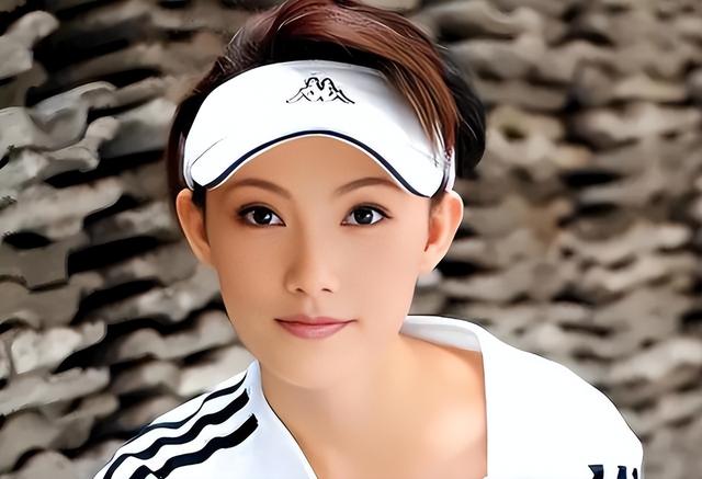 她原来已经去世11年，还以为息影退圈，实则突遭车祸高位截瘫身亡