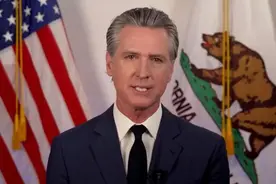 纽森打响第一枪，向全美曝光特朗普两大罪状，美媒已称纽森为总统图片