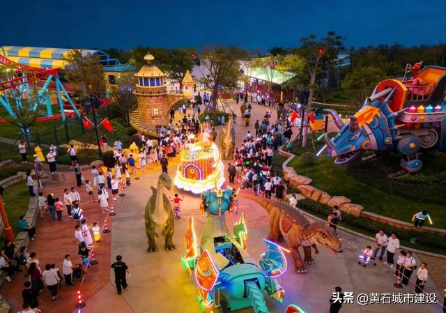 黄石华侨城恐龙奇域跨年狂欢来袭！烟花、游乐、演艺 燃爆零点时刻