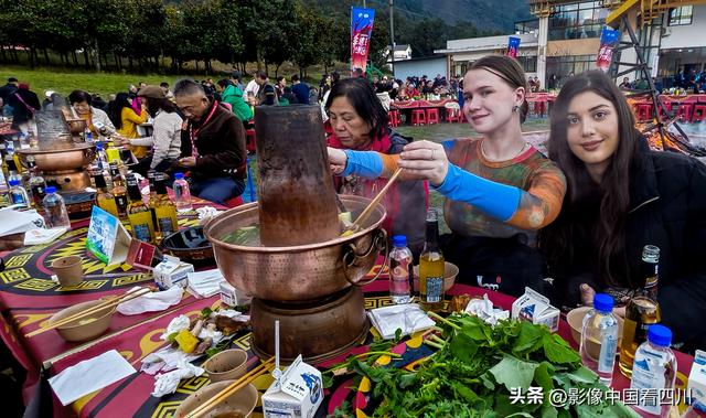 2025年“非遗进景区”凉山州螺髻山彝历新年坝坝宴引客来