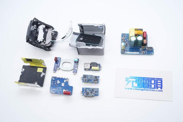 小米120W澎湃秒充+100W PD快充，酷态科10号超级电能充mini拆解