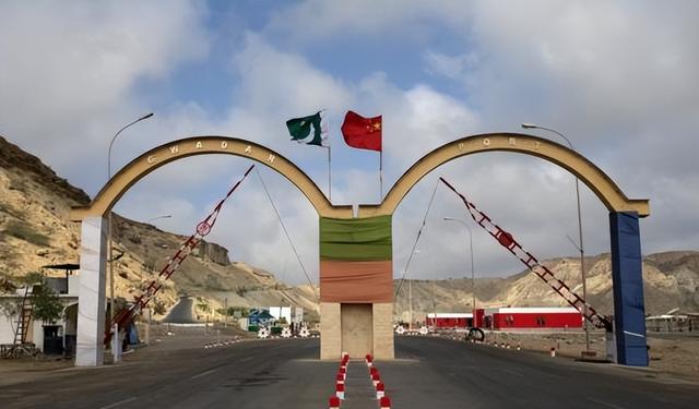 中国最不愿见的事发生，巴铁已下战书，要在中国旁边引爆两场战火